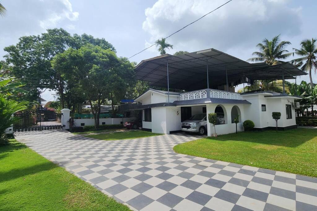 Garden Park Villa Tiruvalla Bagian luar foto